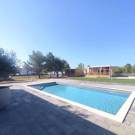 Casa vacanze Mobile Homes Lila&pino - Pool Access, Beachfront In