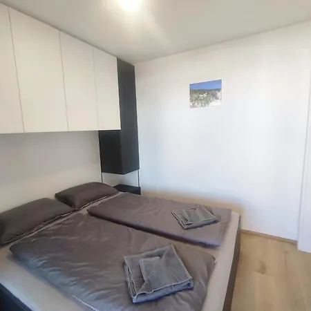 Mobile Homes Lila & Pino - Pool Access, Beachfront In