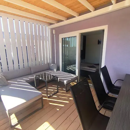 Mobile Homes Lila&pino - Pool Access, Beachfront In Casa vacanze