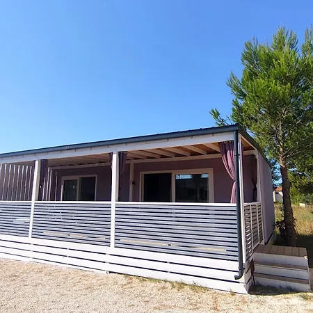Mobile Homes Lila & Pino - Pool Access, Beachfront In