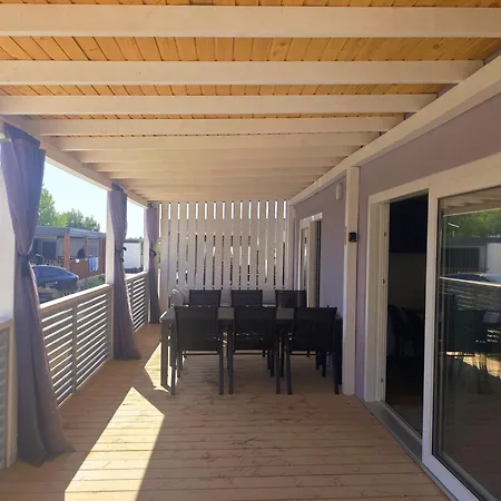 Mobile Homes Lila & Pino - Pool Access, Beachfront In