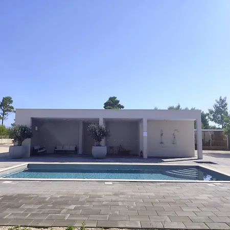 Mobile Homes Lila & Pina - Pool Access, Beachfront In