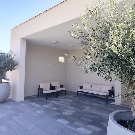 Mobile Homes Lila&pino - Pool Access, Beachfront In Casa vacanze Privlaka (Zadar)
