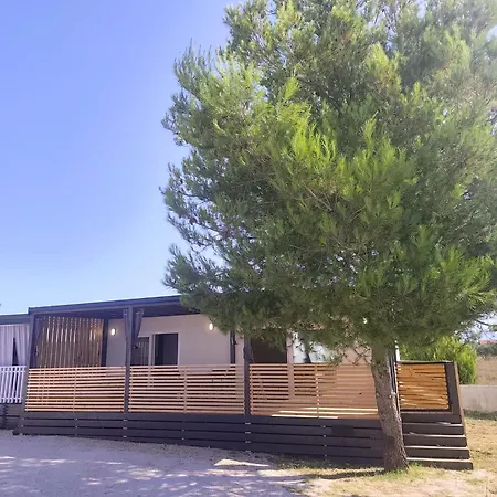 Mobile Homes Lila&pino - Pool Access, Beachfront In Privlaka (Zadar)
