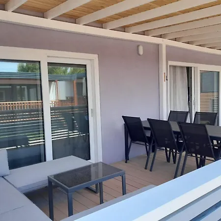 Mobile Homes Lila&pino - Pool Access, Beachfront In Casa vacanze
