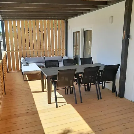 Casa vacanze Mobile Homes Lila&pino - Pool Access, Beachfront In Privlaka (Zadar)
