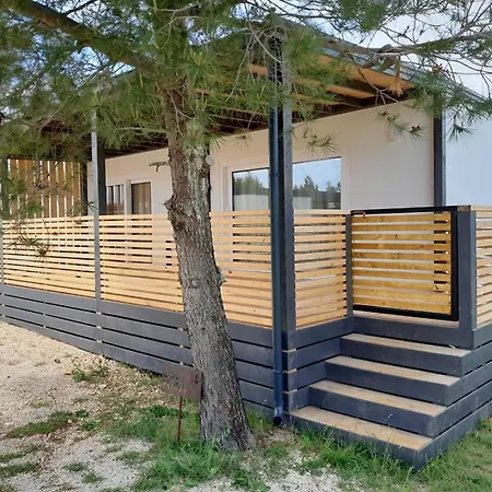 Mobile Homes Lila&pino - Pool Access, Beachfront In
